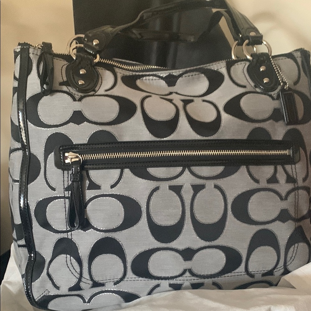 Coach Black and Gray Women's Bag in Signature pattern